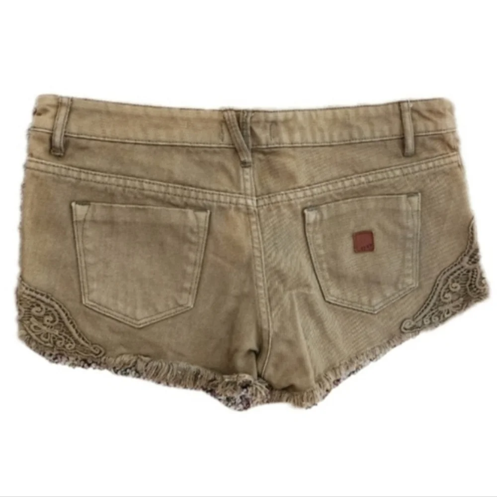 Roxy Embroidered Denim Cut Off Shorts Tan Size 26